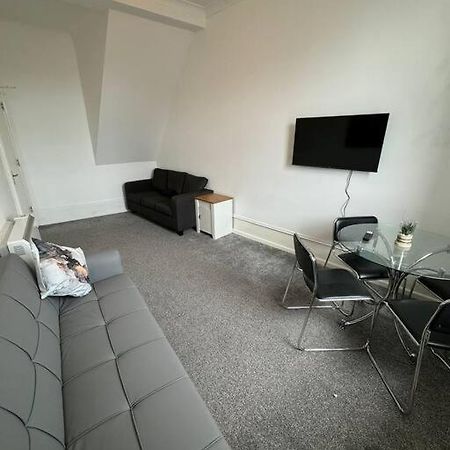 City Center Gem- Flat For 6 In Sheffield Gs404 Bagian luar foto