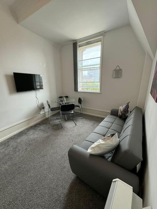 City Center Gem- Flat For 6 In Sheffield Gs404 Bagian luar foto